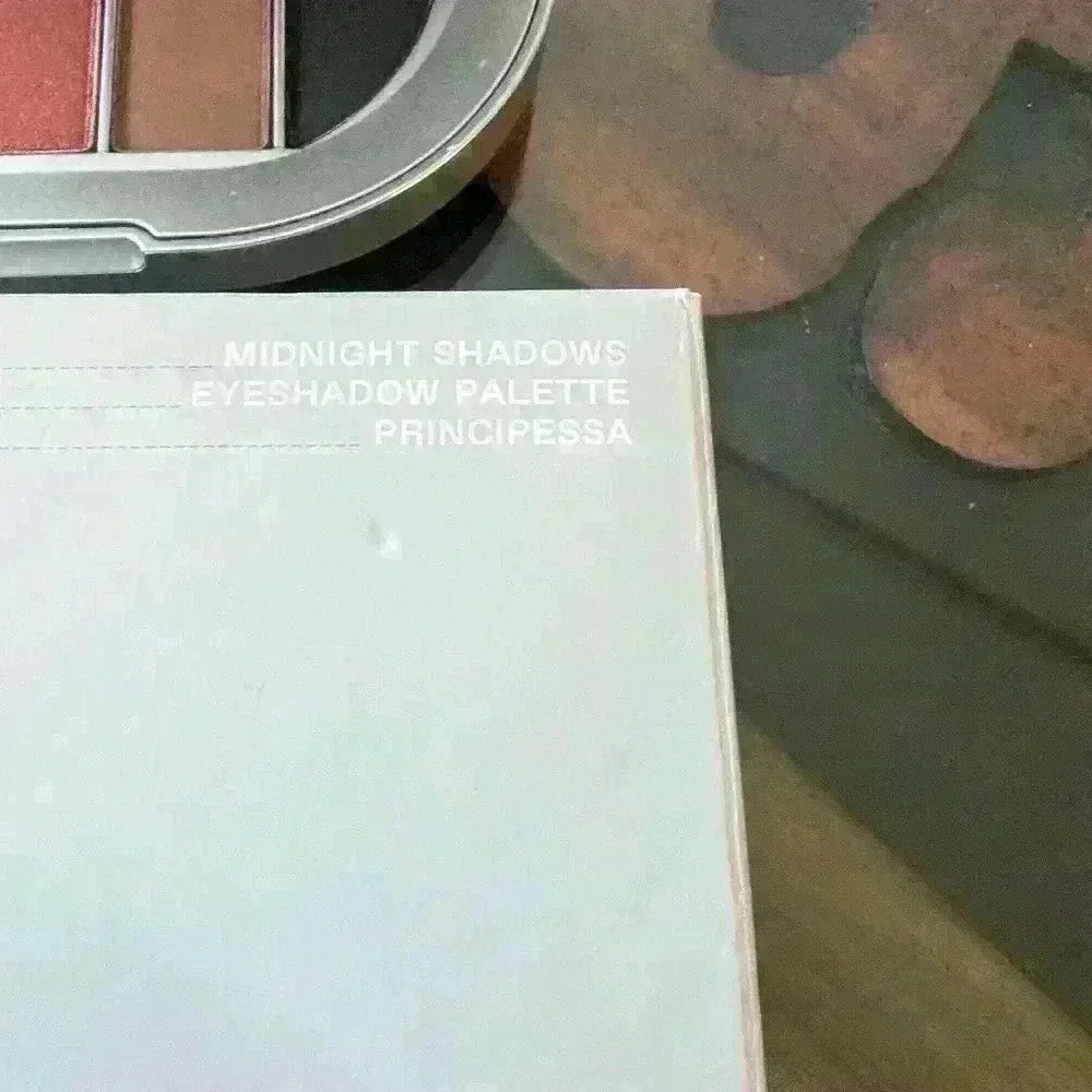 R.E.M.beauty Principessa Eyeshadow Palette in Midnight Shadows